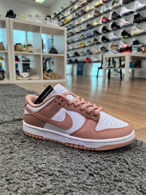 nike dunk damen rosa|dunk low rose whisper stockx.